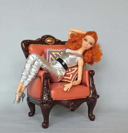 Кукла Barbie Looks #11 HBX94 Хайди в кресле