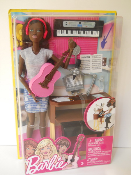 кукла Барби музыкант