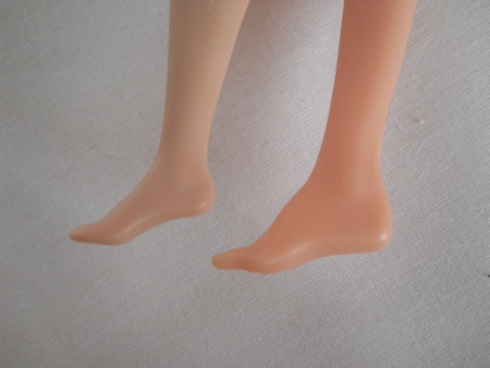 сравнение ноги Минервы Макгонагалл и Барби