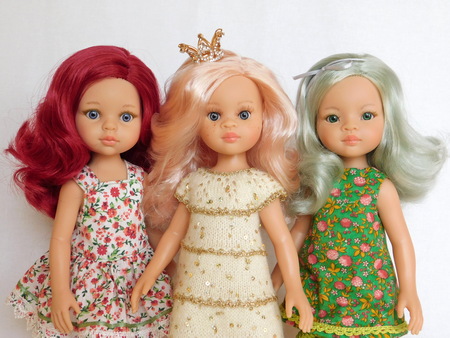 Куклы Паола Рейна с цветными волосами