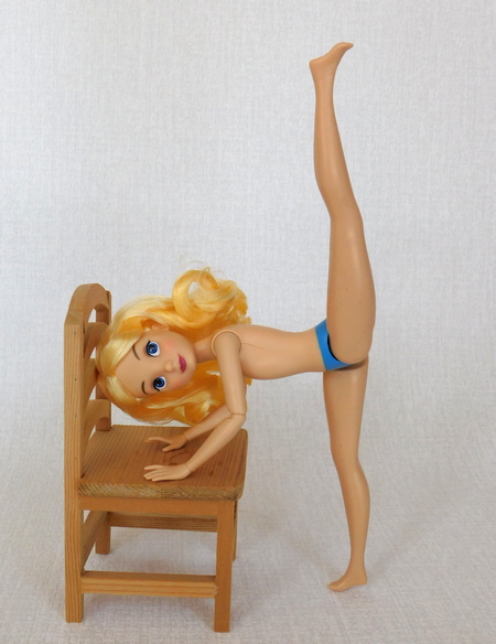 подвижность тела куклы Алисы Дисней