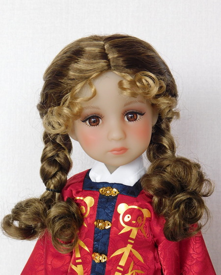 Кукла Сиун в парике Натальи