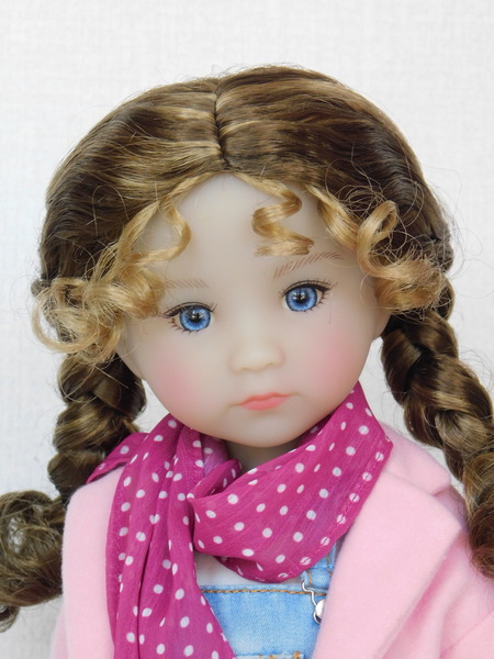 Кукла Наталья Руби Ред в парике с косичками