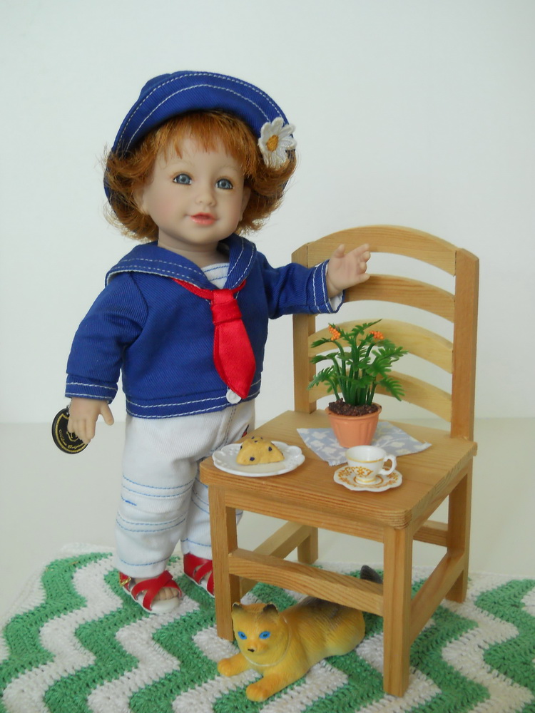 кукла Адора Люси и кукольная миниатюра