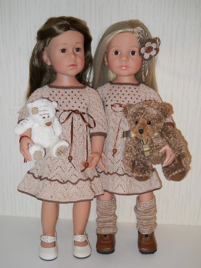 вязаное платье с бисером для куклы Готц