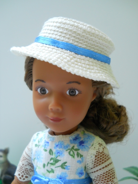 шляпа для куклы Крузелингс