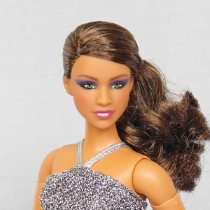 Кукла Фрида Looks#12 Mattel. Обзор