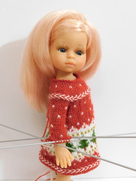 Вяжем Новогоднее платье для куклы